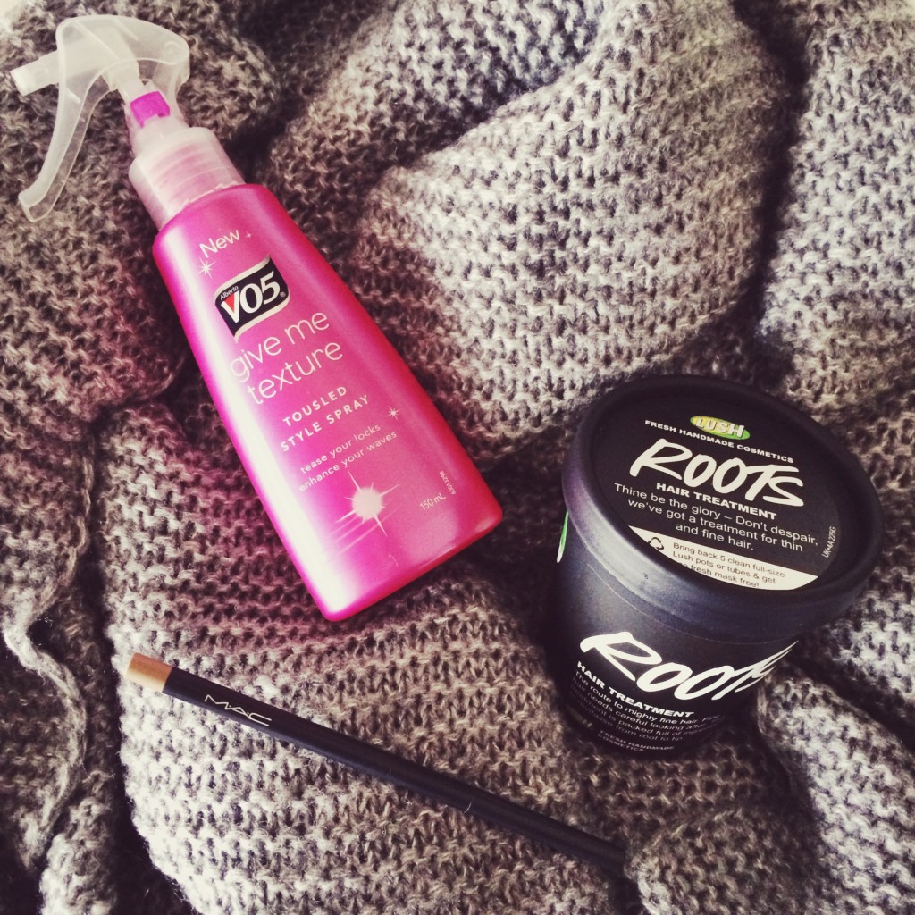 Quick Reviews: Lush Roots, MAC Fling and VO5 Give Me Texture Tousled Style Spray