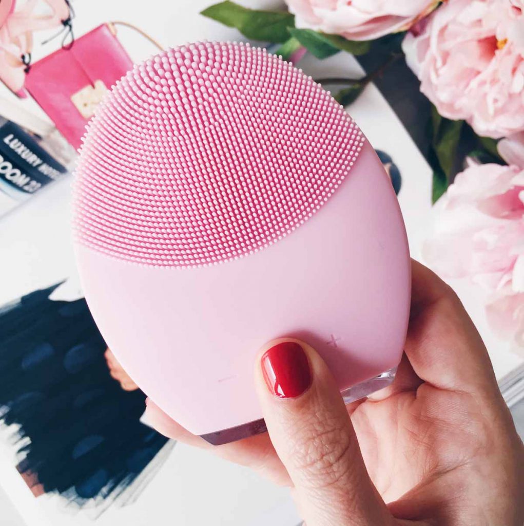 Foreo Luna 2 - Dermastore - All Dolled Up